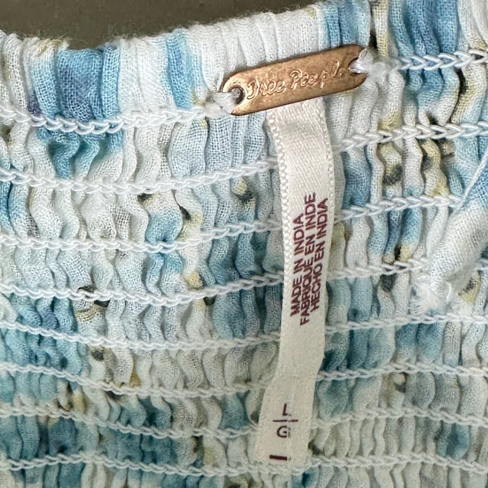 Free People‎ Women's Large Crop Top Blue Floral Smocked Back Ruffle OB1612127
